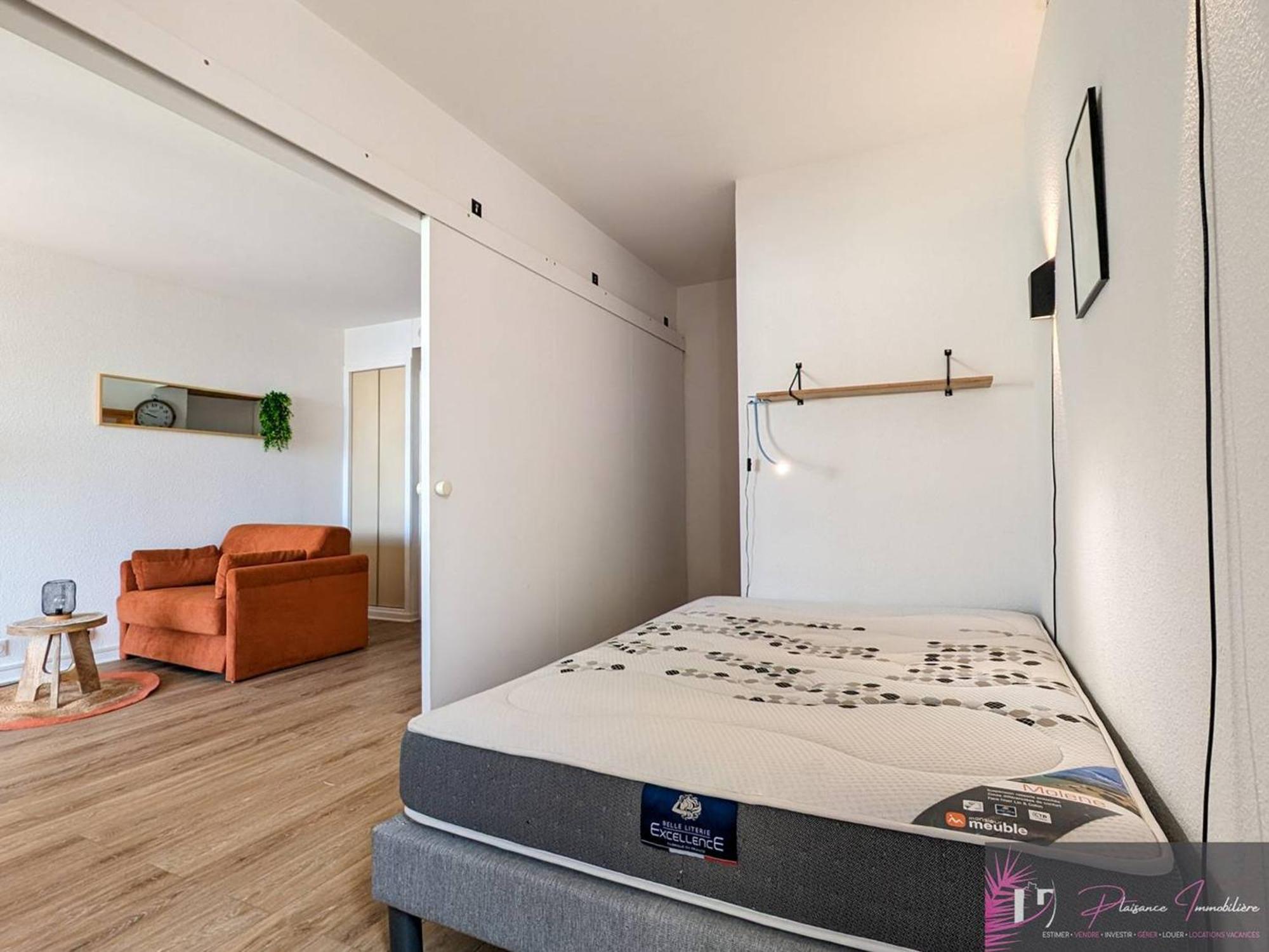 A La Rochelle Avec Piscine Et Parking - Fr-1-825-63 Apartment *