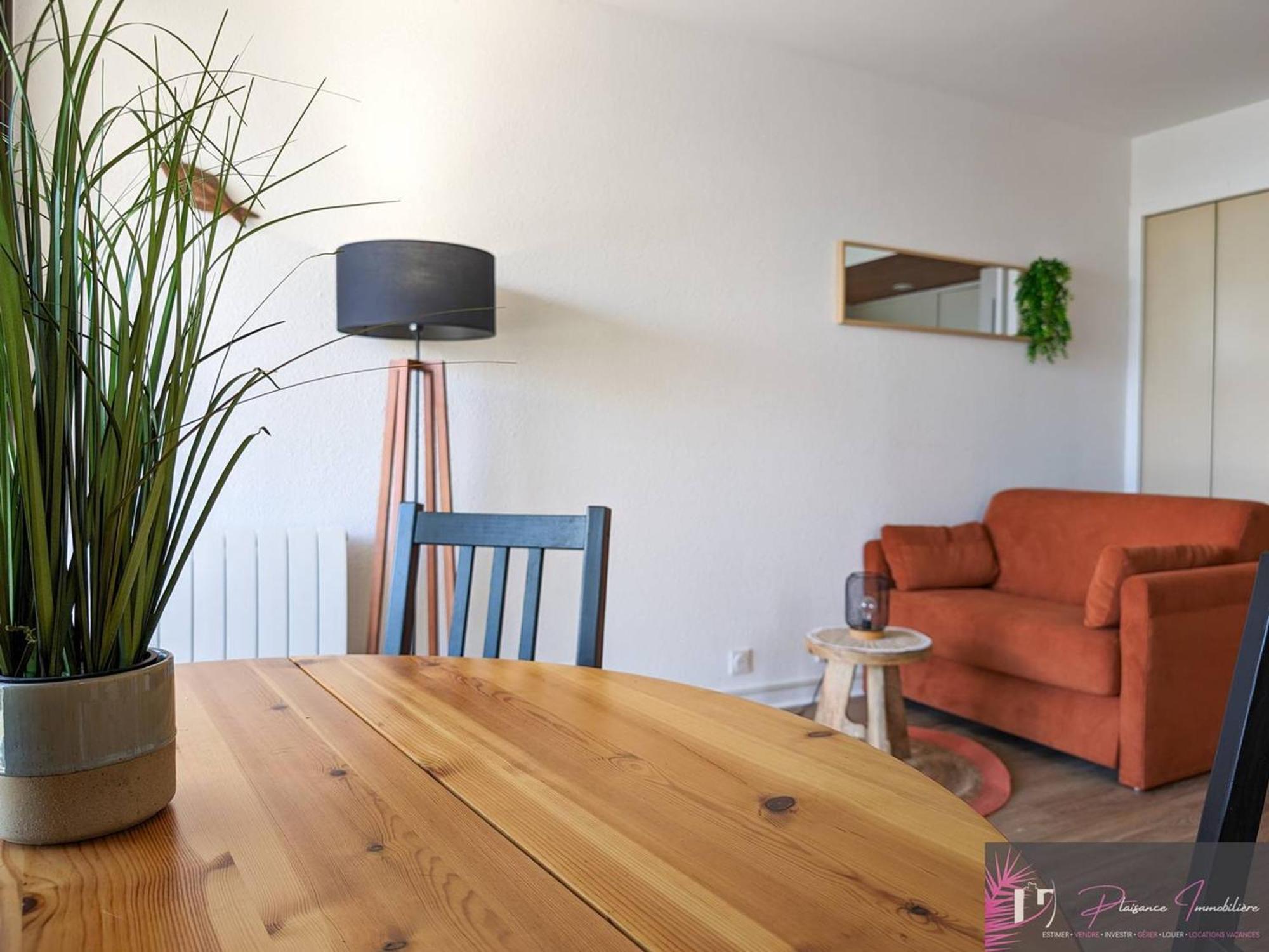 A La Rochelle Avec Piscine Et Parking - Fr-1-825-63 Apartment *